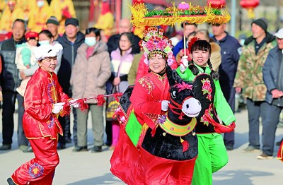 火“出圈”后，傳統(tǒng)民俗如何“長紅”