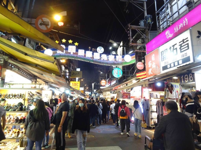 一位網(wǎng)友感嘆逢甲夜市似乎沒(méi)落了，引發(fā)在地人迴響。（示意圖／資料照）