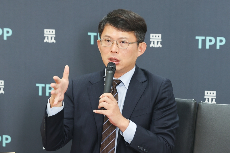 民眾黨民代黃國昌質(zhì)疑“臺(tái)綠”酬庸“綠友友”。（圖源：臺(tái)灣“聯(lián)合新聞網(wǎng)”）