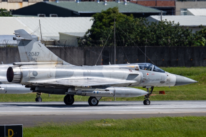 新竹基地一架幻象戰(zhàn)機10日晚間在新竹外海夜間訓練時，因失去動力墜海