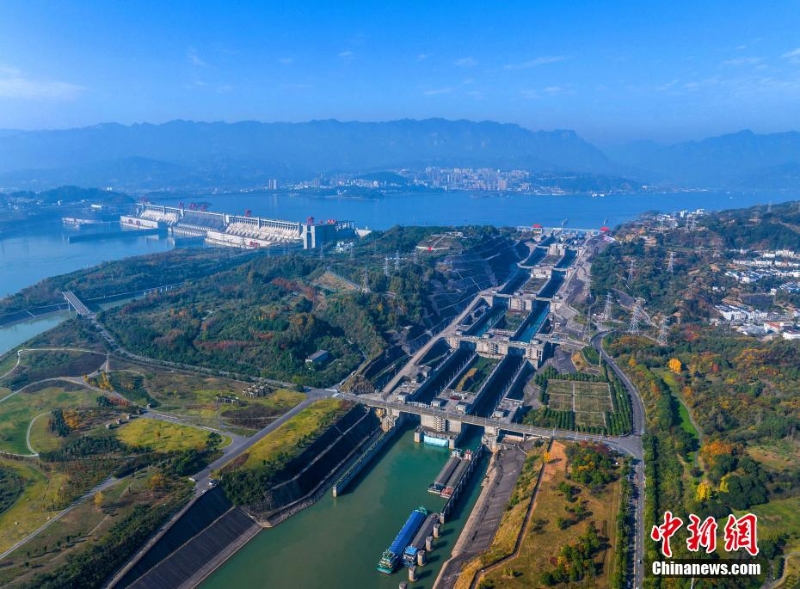 三峽庫區(qū)航運繁忙有序